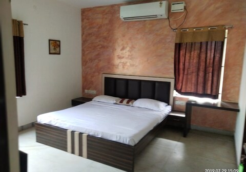 Green Tree Service Apartment by Paraa Hotels