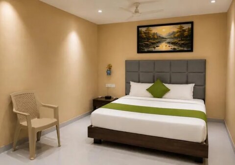 FabHotel Shivom