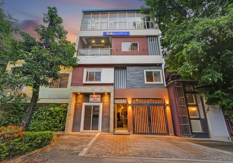 FabHotel Grand Stay Ambedkar Nagar