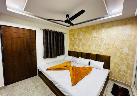 Hotel shipra Paradise