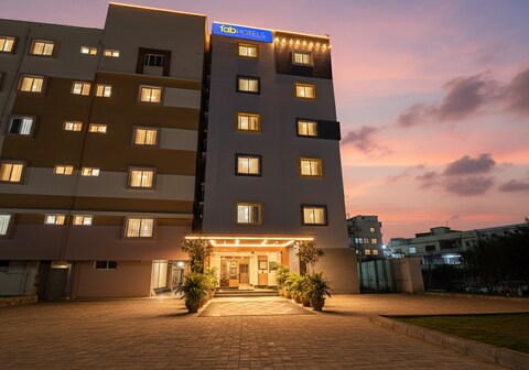 FabExpress Golden Grand Inn