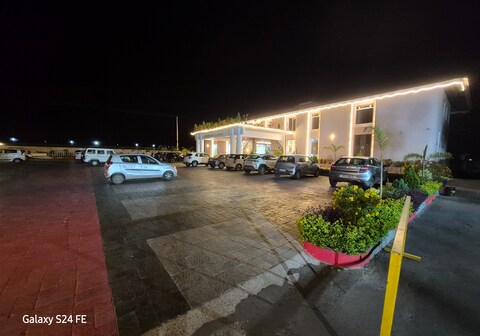 Jalsa Hotel And Resort