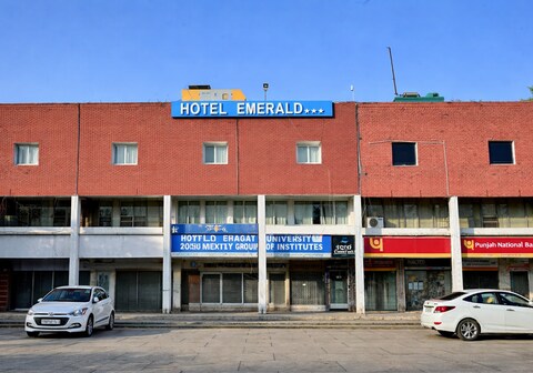 Hotel Emerald