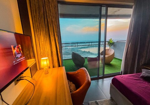 Vellostay Supernova Noida