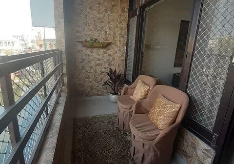 Seren Lakeside Homestay