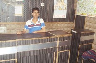 Hill Circle Hotel and Lodge