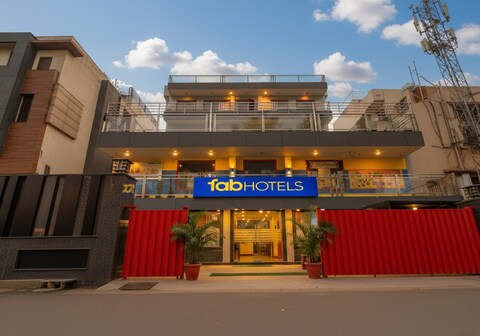FabHotel Kirti Nagar