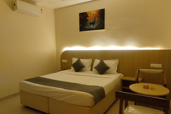 HOTEL MERIDIAN BLUE