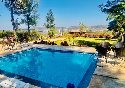 West Valley Villa Casa East