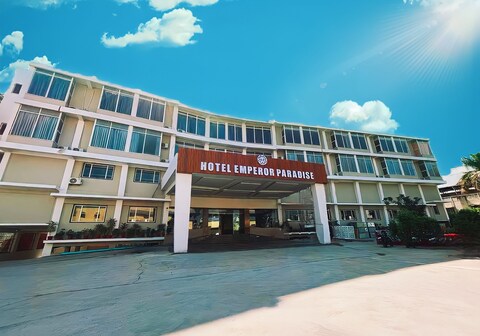 Hotel Emperor Paradise