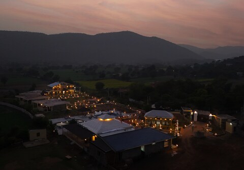 THE GRAND SARISKA BAAGH