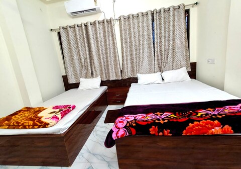 Hotel Sada Shiv Inn