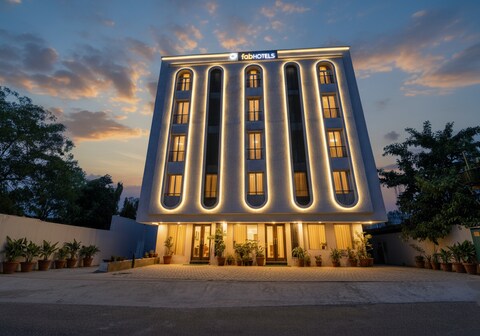 FabHotel Shiv Mahima