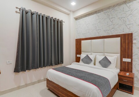 Townhouse Majestic Hotel Near Phoenix Palassio