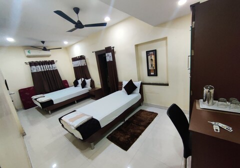 Mansi Service Apartment