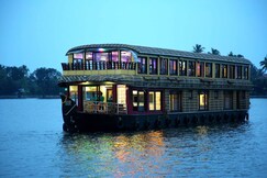 Honeymoon Houseboat, Alleppey Honeymoon Houseboat, Alleppey