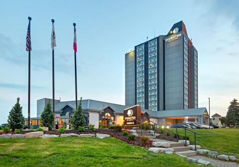 DoubleTree by Hilton Toronto Airport