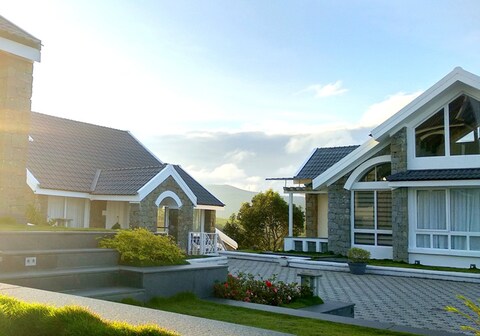 Wisteria Kuttikkanam | Hill-view Rooms