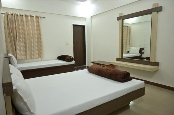 Hotel Roshan Palace