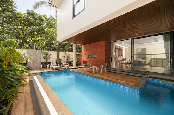 ELIVAAS Cloud 7 | 4 BHK Villa with Pvt Pool & Jacuzzi