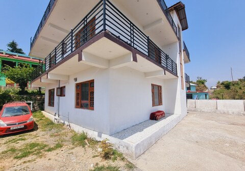 Dalhousie Hideaway 2BR-FF Homestay by Homeyhuts1