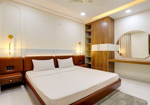 Peacefulhuts Luxury 3BHK