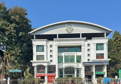 Hotel Monarch Aachal