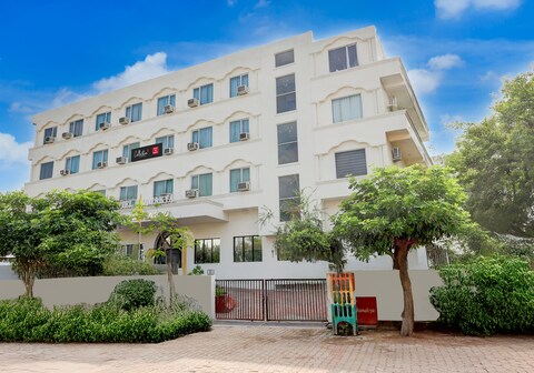 Collection O Taj Empire