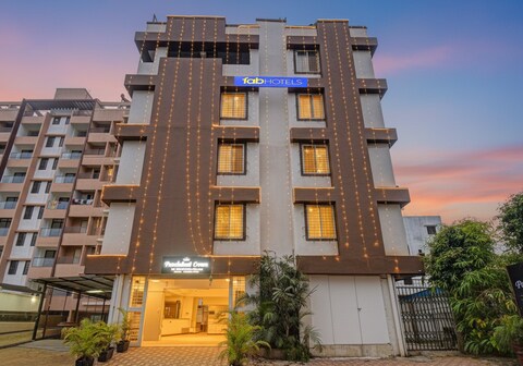 FabHotel Panchsheel Crown