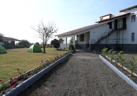 Rivercrest 4 BHK Waterview Villa