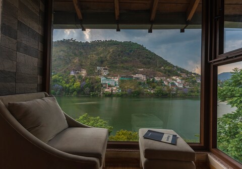 Sojourn By The Lake - Boutique Hotel in Bhimtal