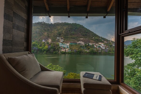Sojourn By The Lake - Boutique Stay in Bhimtal