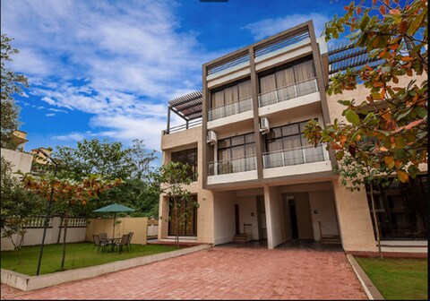 StayVista | Greenwoods Eight 5 BHK Villa