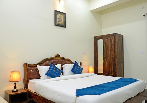 Hotel Krishna Kunj