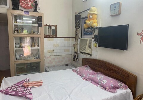 Abasar Shantiniketan - A 2BHK Apartment in a Bungalow