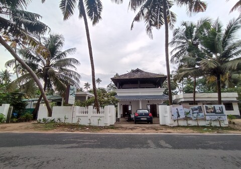 White Pearl Service Villa