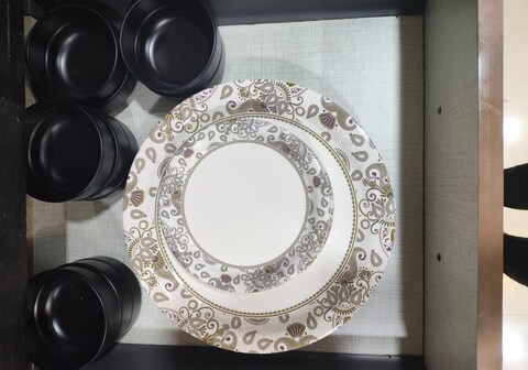 Homlee 4BHK Large Apt Near Vaishali Metro