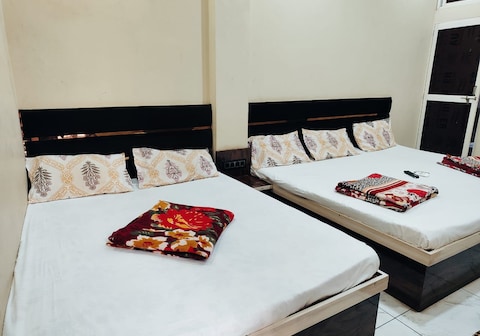 Shree Ayodhya Guest House