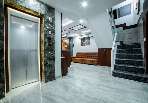Hotel O Toto International