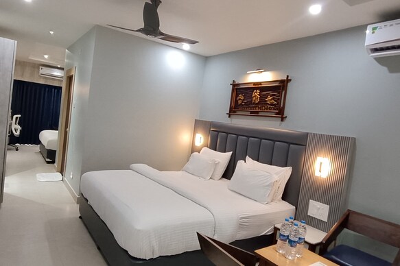 Hotel Lee Garden (5 min walkable from Blue flag beach)