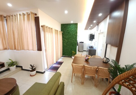 Cosy Penthouse Double Bedroom for get together