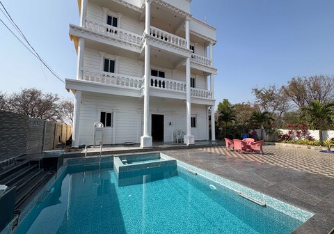 Berlin Villa 6BR Farm Private Pool by Homeyhuts