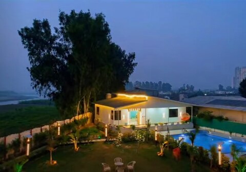 Weekend theory farmhouse