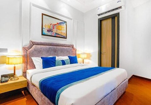 FabHotel Golden Palm