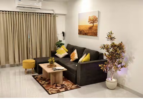 Airy, Modern & Higher Floor 2bhk nr Airport & BKC