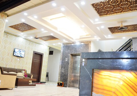 HOTEL ATA INN & RESTAURANT (20 mts FROM DARGAAH)