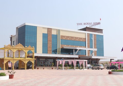 The Royal King- Hotel & Resort
