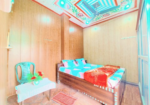 Maa Yatri Niwas Homestay