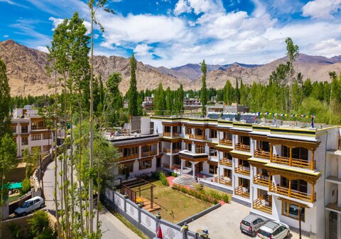 Hotel Bayshu ( The Hosteller Leh )