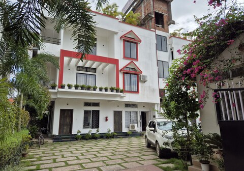 Happy Home Living | A Tranquil stay with Cozy Rooms